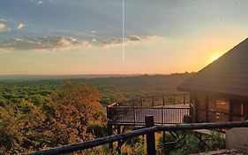 Monateng Safari Lodge